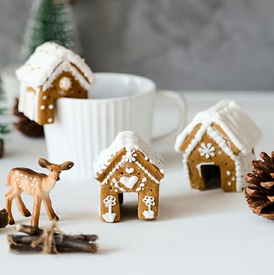 Mini Gingerbread House Cookie Cutter set THE LITTLE CHRISTMAS SHOP