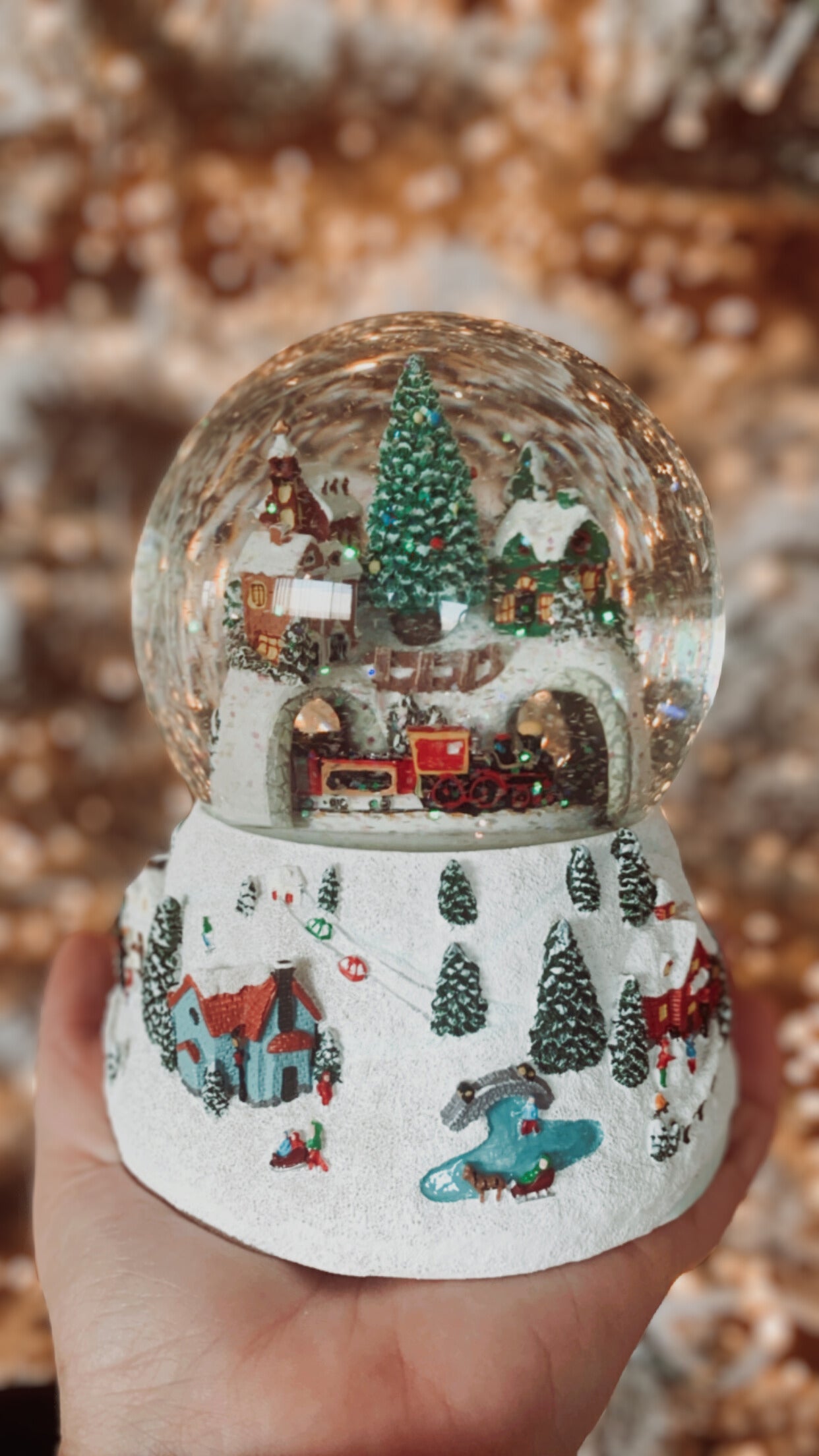 Palla Di Neve Musicale Roman Gingerbread Village Con Treno – 17,8 Cm, Suona 'We Wish You A Merry Christmas', Resina E Vetro