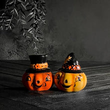 Load image into Gallery viewer, Jack-o-Lantern Salt &amp; Pepper Shakers
